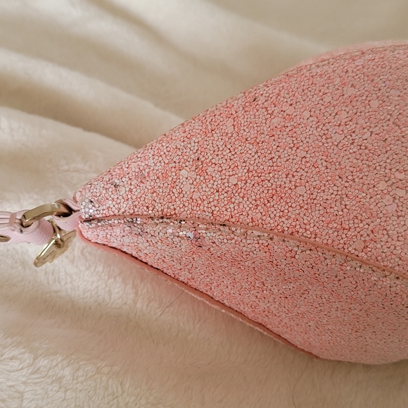 🍨 THE CUTEST Wristlet!! 🍦 - Picture 3 of 4